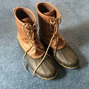 Snow boots- just like LL Bean duck boots!