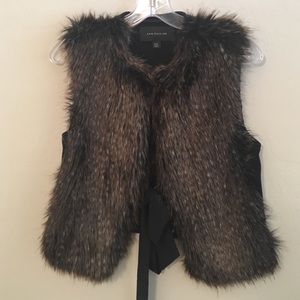Must Have faux fur vest with silky tie, size M/L