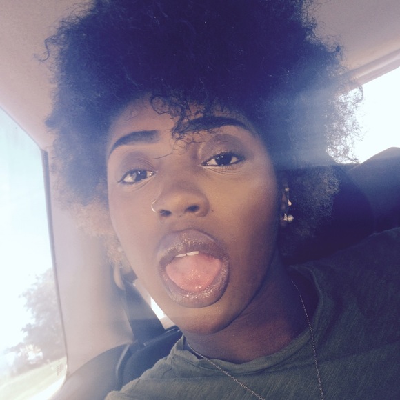 Meet your Posher, Kniya