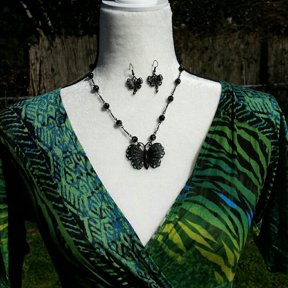 NIB Beautifully Made Necklace & Earrings