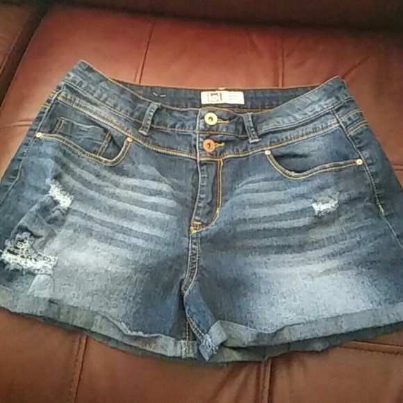 Lei shorts. Size 11