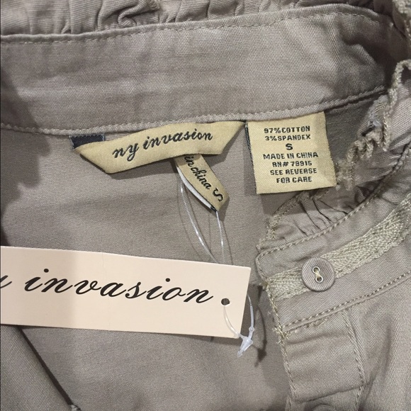 4/$20 NWT NY Invasion Crop Khaki Jacket Size S - Picture 4 of 6