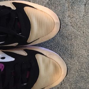 Saucony Black & Cream Grid 9000 Running Shoe