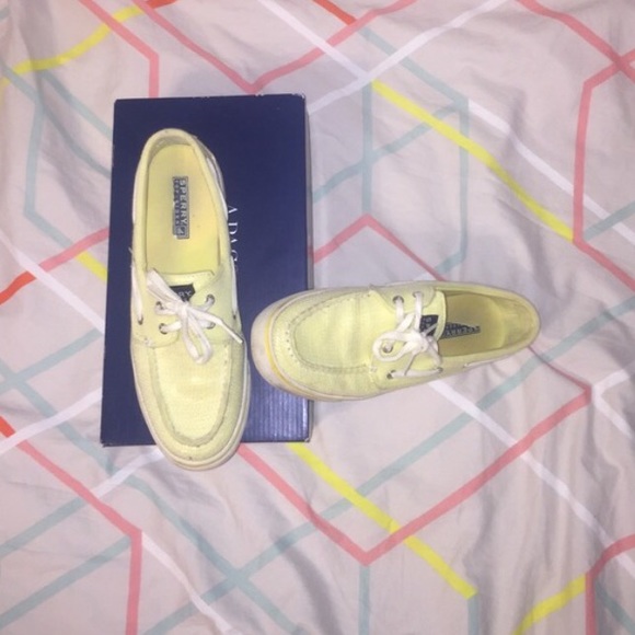 Bright yellow  sperrys! Willing to cut price