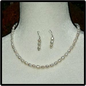 NIB Beautiful Shaped Pearls Necklace & Earring