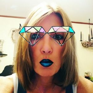 Meet your Posher, Lori