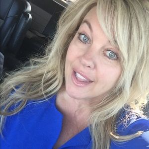 Meet your Posher, Debbie