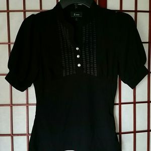 Puffy sleeved black top