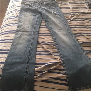 American Eagle Straight Leg Jean.