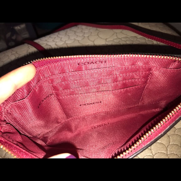 •SOLD•Coach wallet crossbody - Picture 3 of 4