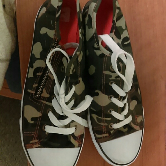 Army shoes barely worn