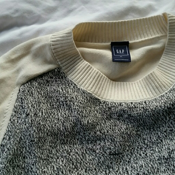 Sweater - Picture 3 of 4