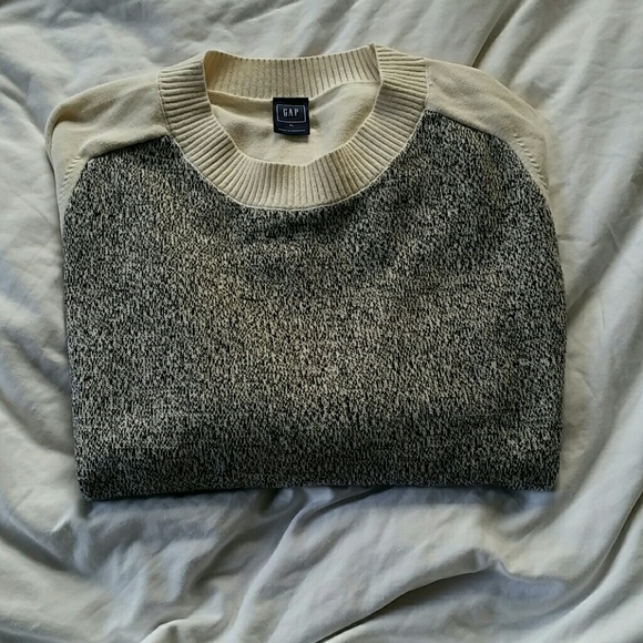 Sweater - Picture 4 of 4