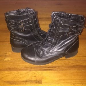 GUESS Combat boots