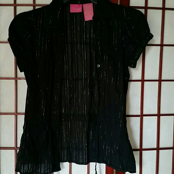 Capped sleeve button down shirt
