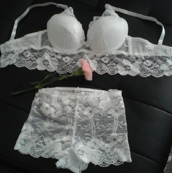 Holiday sale! Push up deep lace sexy bra set