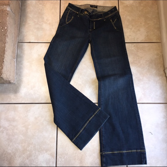 ❌SOLD❌NWOT Boutique Jeans (Retail $95)