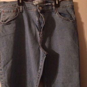 Levis light wash jeans in 18 M