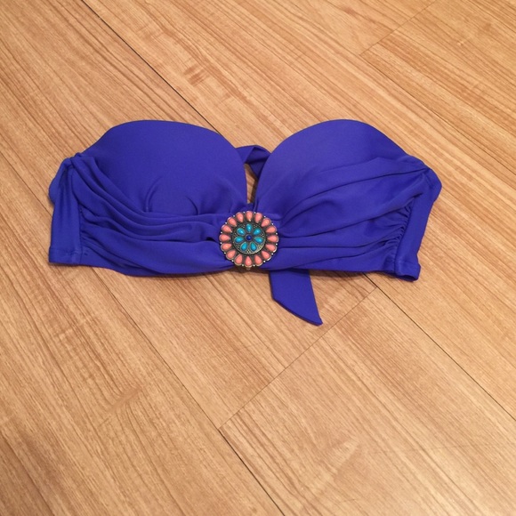 Strapless swim top