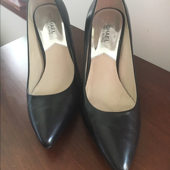 Michael Kors Black Pumps