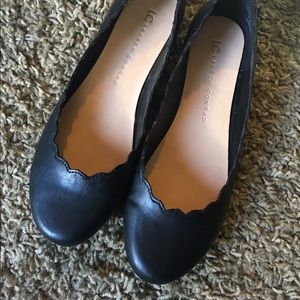 LC Lauren Conrad black scalloped flats