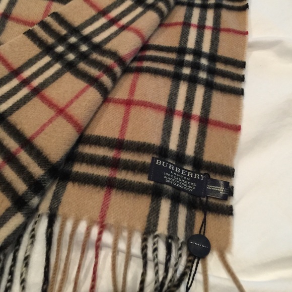 Burberry scarve