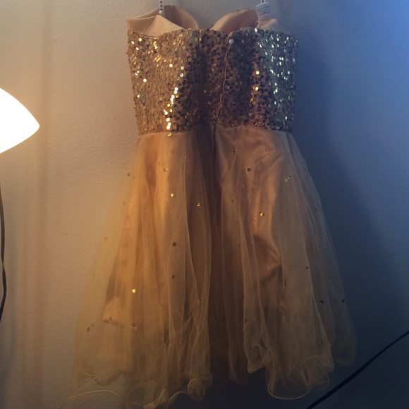 Strapless, short prom dress. - Picture 2 of 2