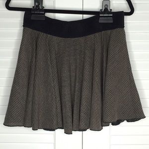 Nasty Gal Skirts - NWOT Nasty Gal Ark & Co. Pleated Skirt Mocha/Black Nasty Gal Skirts - NWOT Nasty Gal Ark & Co. Pleated Skirt Mocha/Black