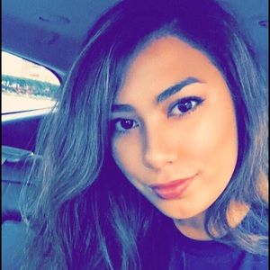 Meet your Posher, Selena