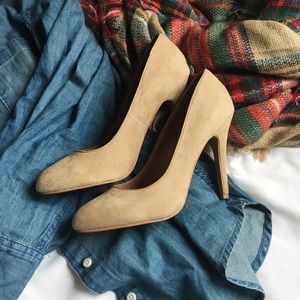💋SALE💋 Nude suede pumps