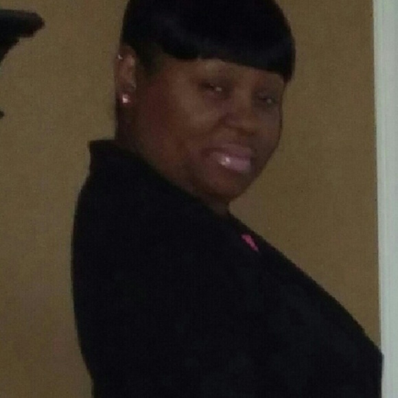 Meet your Posher, Tracy - Picture 1 of 1