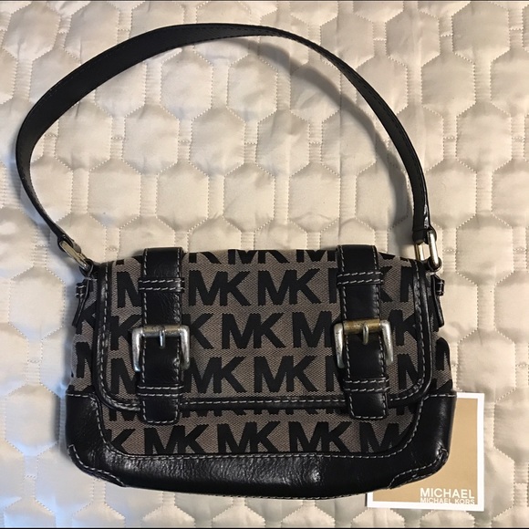 Michael Kors Mongram Shoulder Bag