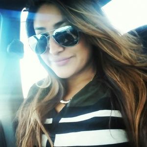 Meet your Posher, Aurora