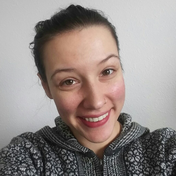 Meet your Posher, Sara - Picture 3 of 3