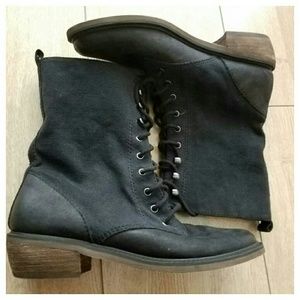 Rugged canvas leather boots
