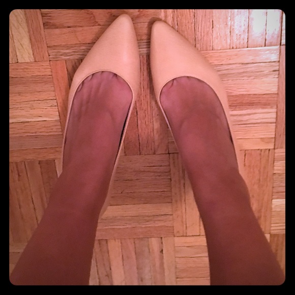 Stuart Weitzman nude leather wedges sz 9.5
