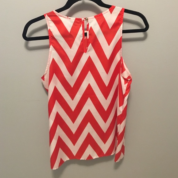 Francesca's Chevron Sleeveless Blouse - Picture 2 of 3
