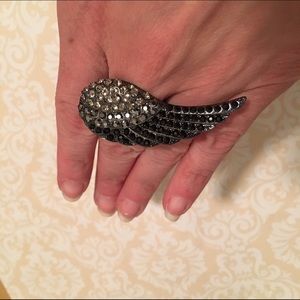 Angel wings flying black crystal rhinestone ring