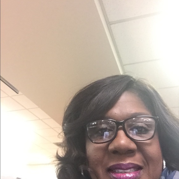 Meet your Posher, Brenda - Picture 1 of 1