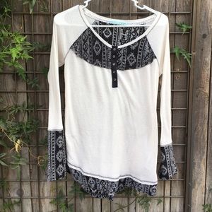 1 HOUR SALE ❤️ Maurice's long sleeve top