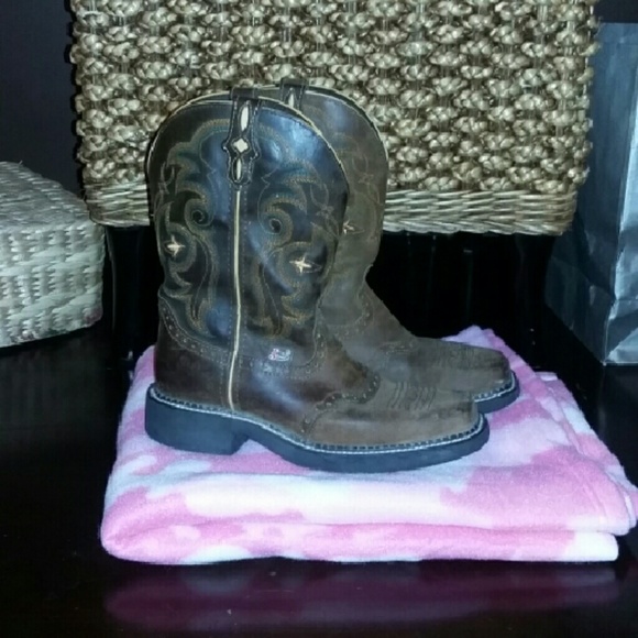 Ladies Cowgirl Boots