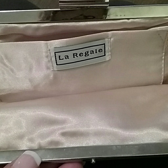 Cream La Regale clutch - Picture 2 of 2