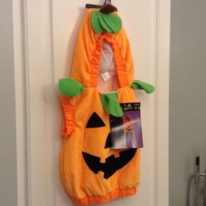 1 pumpkin Halloween costume left!
