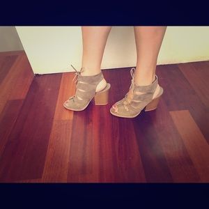 Taupe lace up booties 🍂🌿🌾🌰