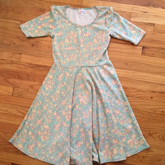 LuLaRoe Nicole Dress