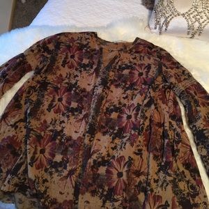 Boutique Long Sleeve Flowy Top