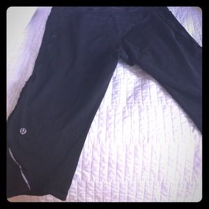 Lululemon black crop workout pants