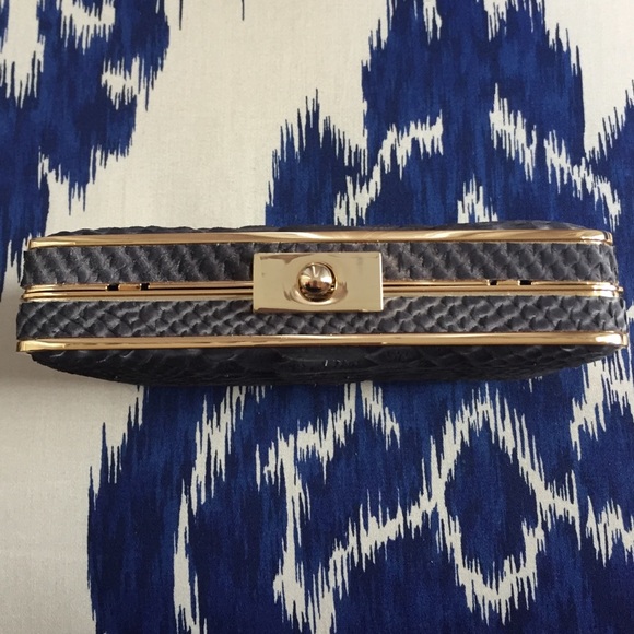 Purple snake skin clutch. - Picture 2 of 3