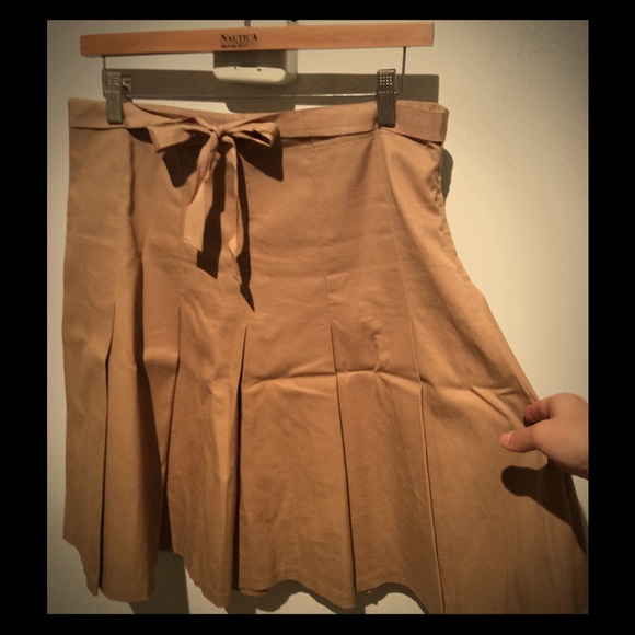 Gap pleated skirt