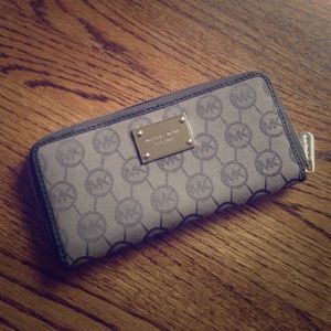 Michael Kors wallet